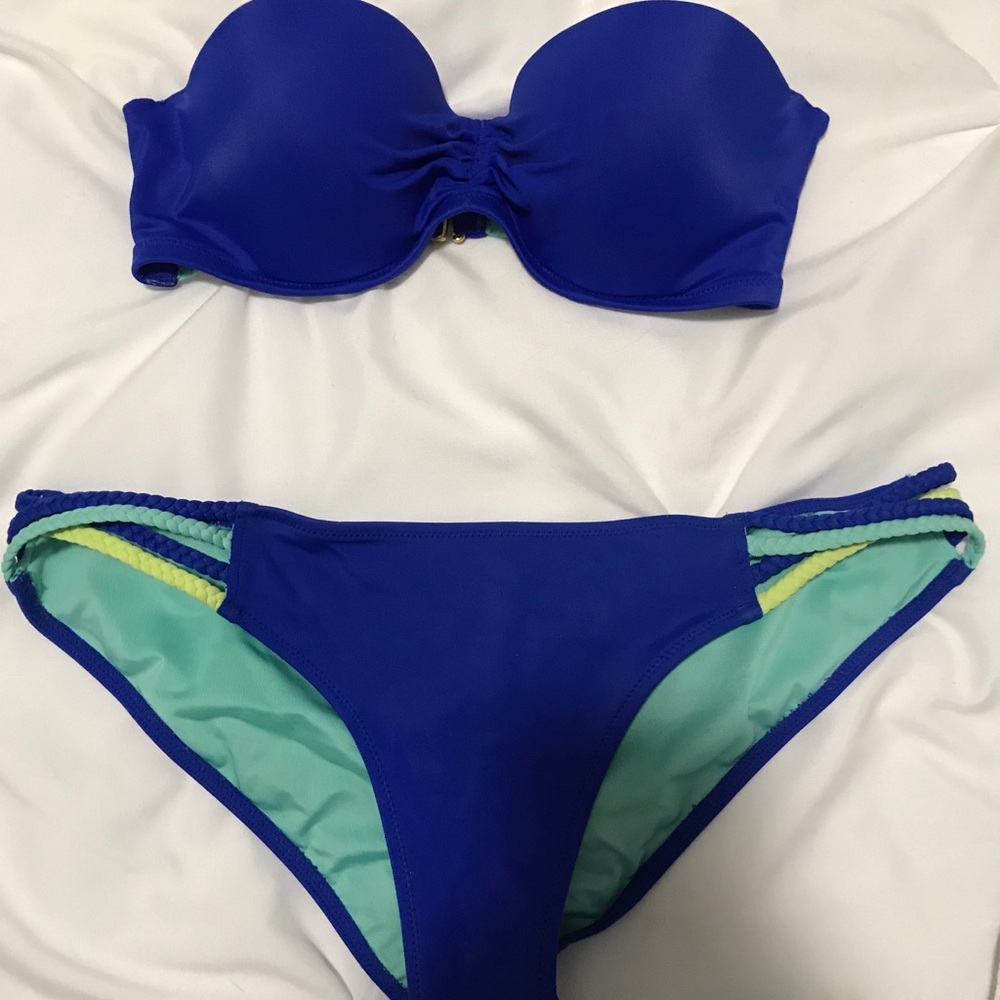 Victoria’s Secret bandeau bikini